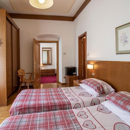 Hotel Pinzolo-Dolomiti Екстер'єр фото