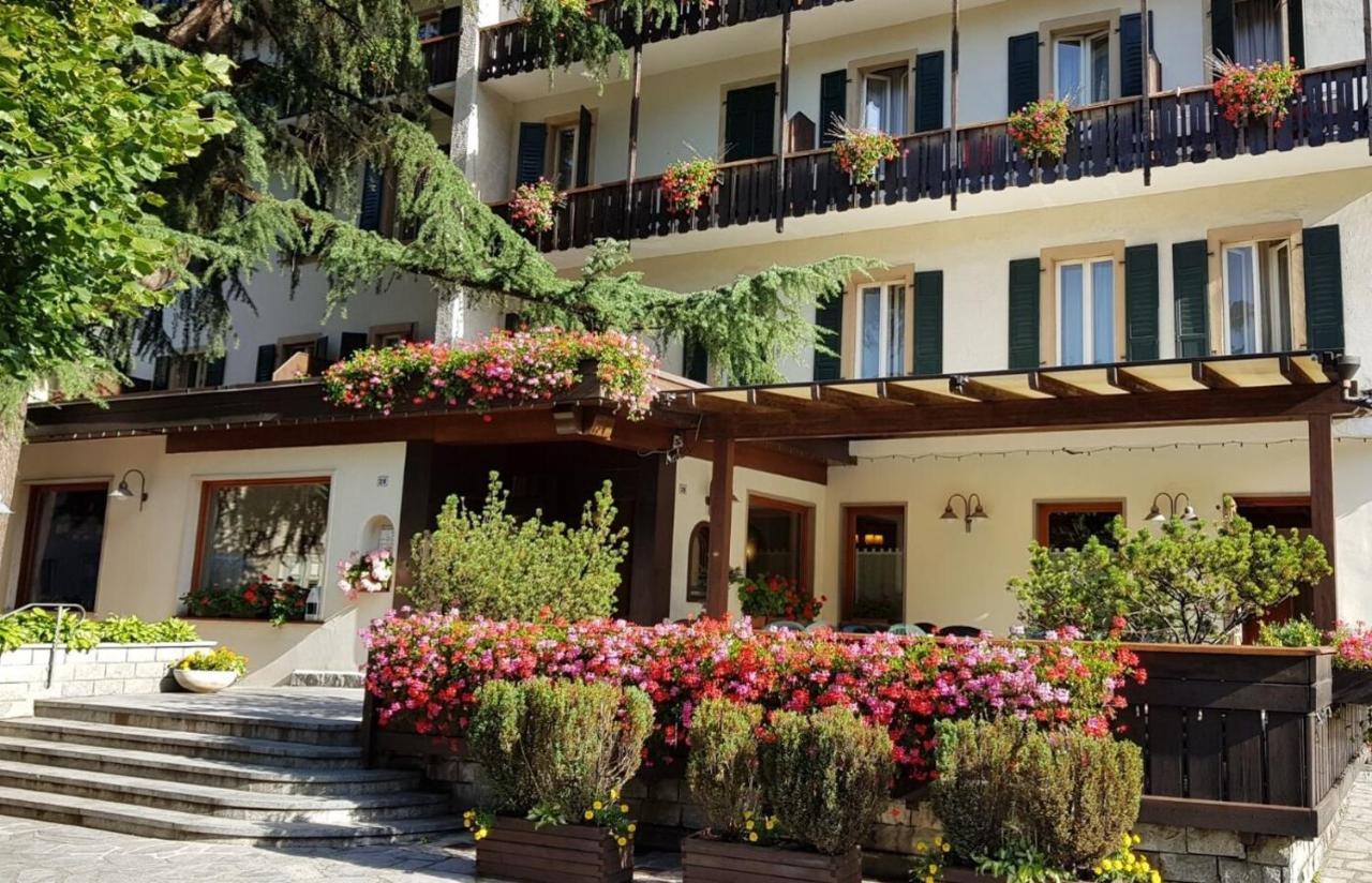 Hotel Pinzolo-Dolomiti Екстер'єр фото