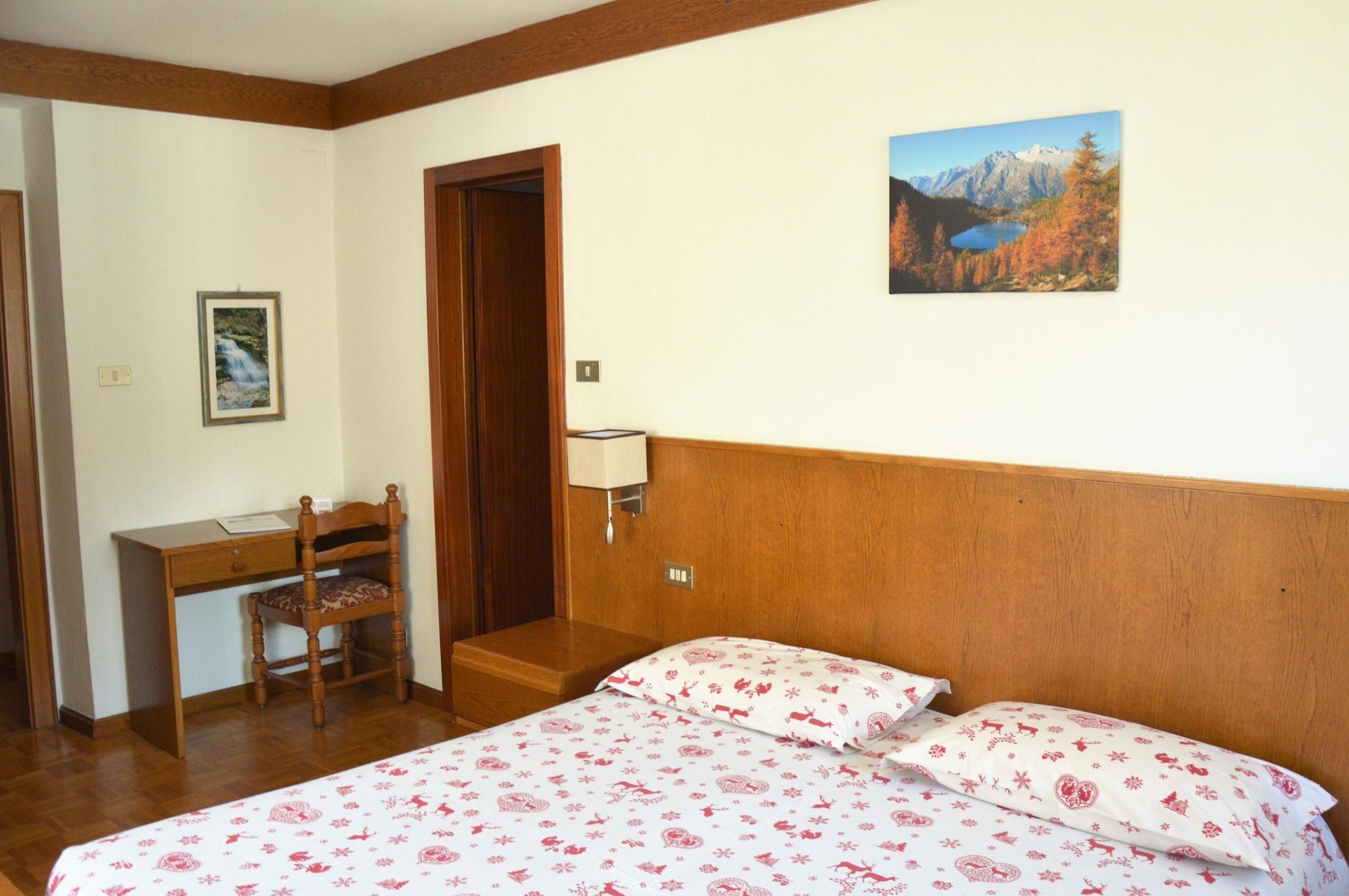 Hotel Pinzolo-Dolomiti Екстер'єр фото