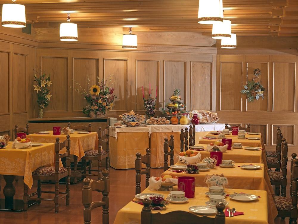 Hotel Pinzolo-Dolomiti Екстер'єр фото